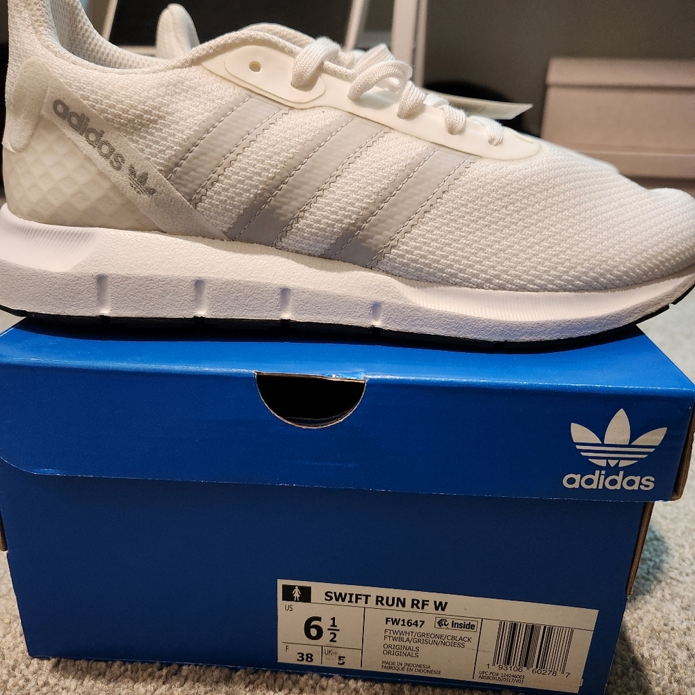Adidas Swift Run